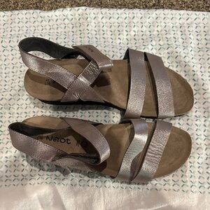 Naot Women's Silver Strappy Sandals 41 L10